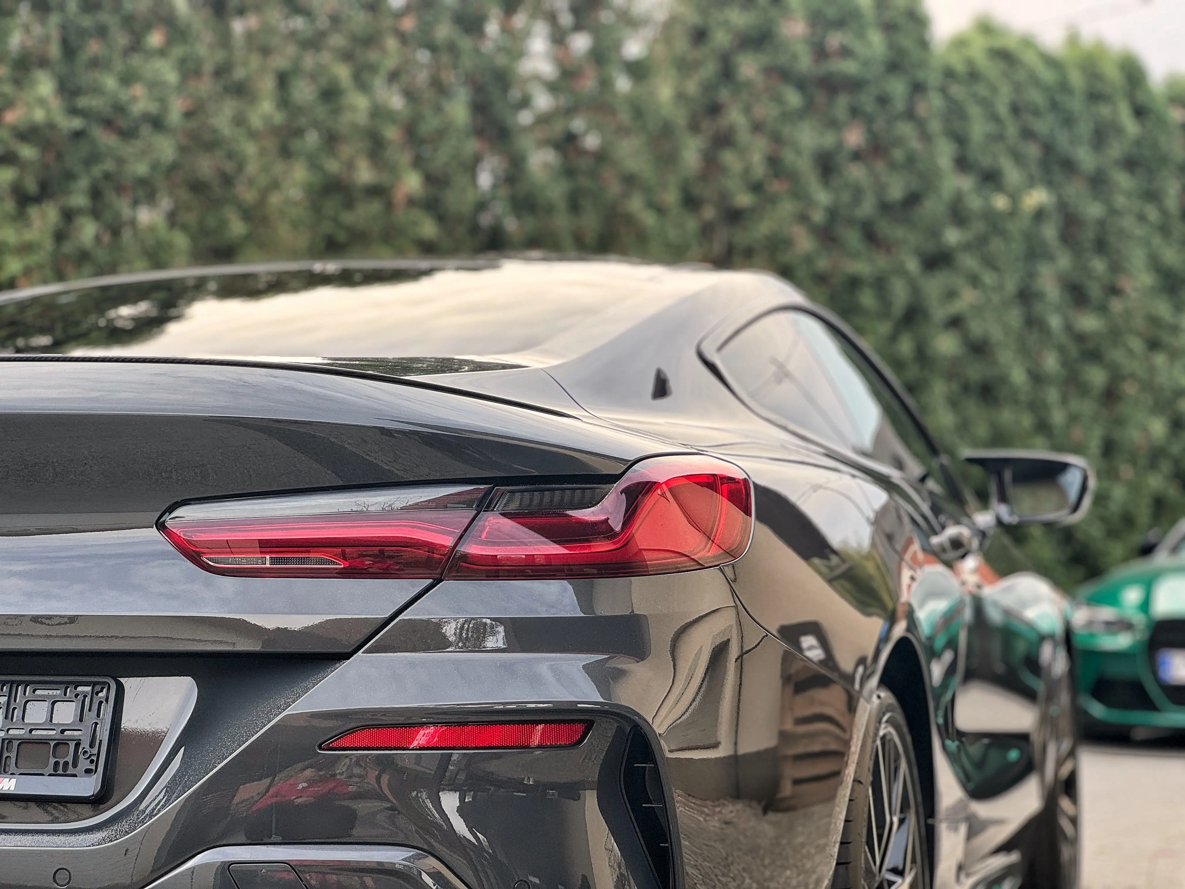 BMW 850i Coupe - View 7