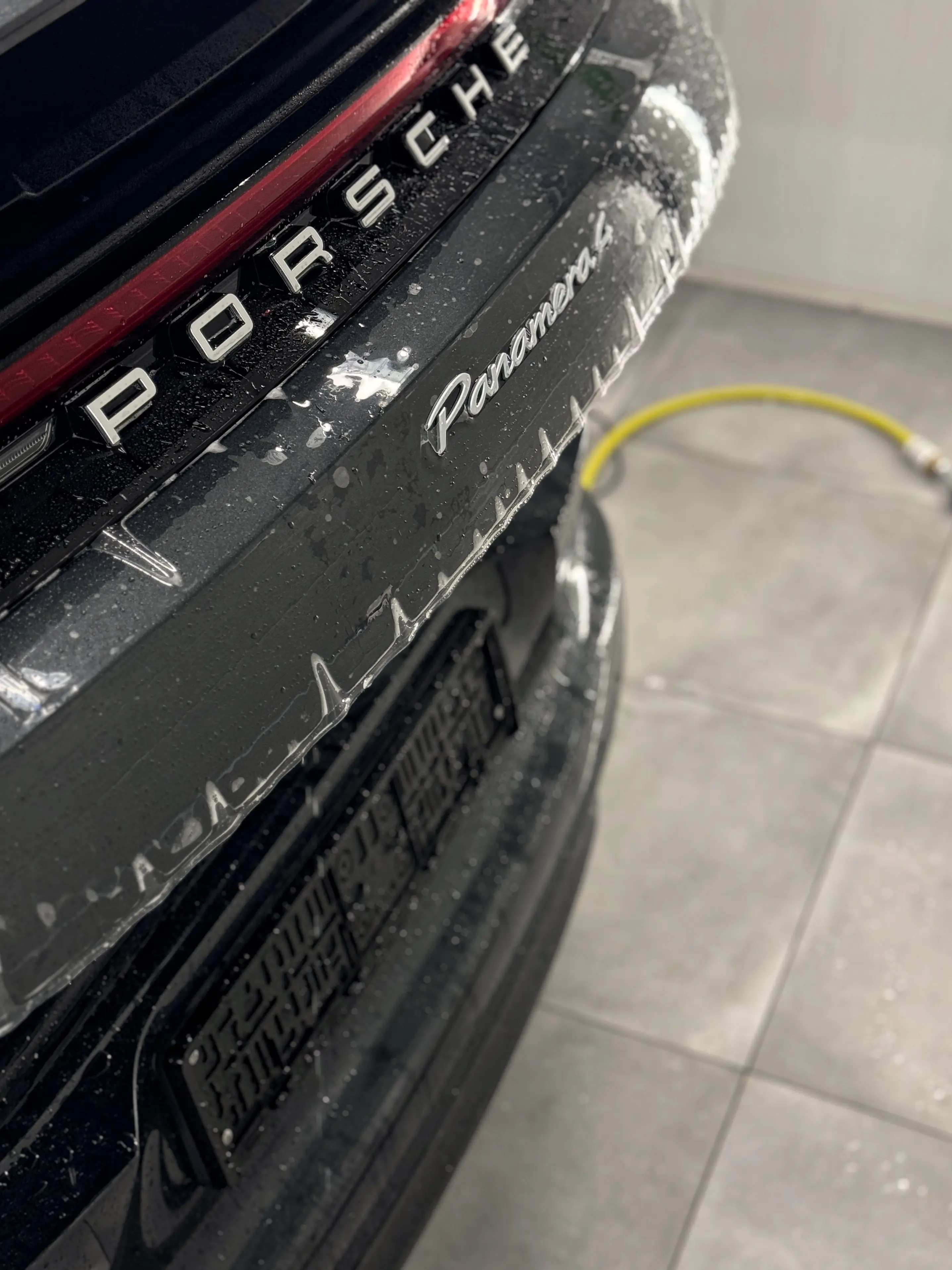 Porsche Panamera - View 5